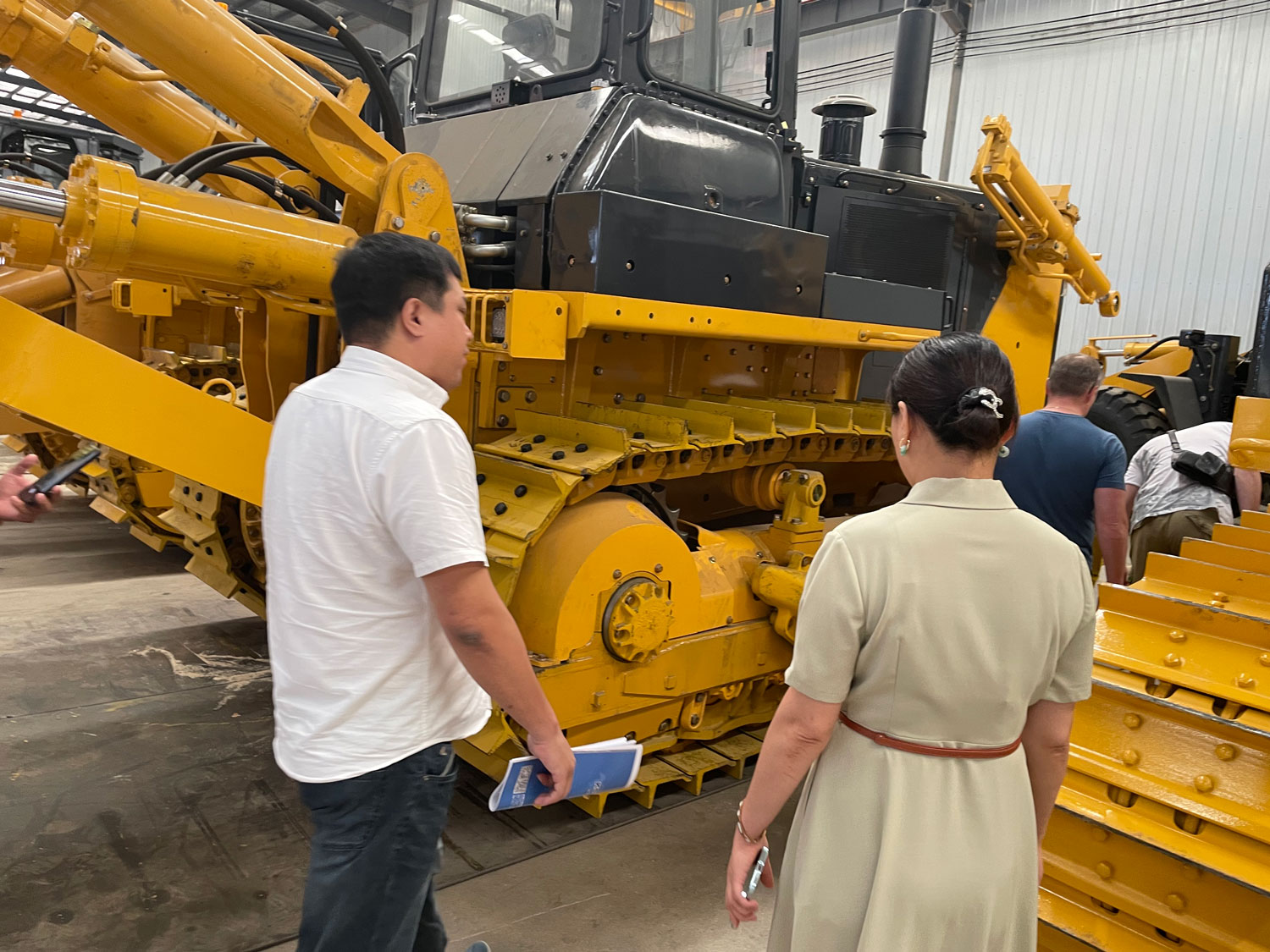 Fábrica de escavadeiras na China