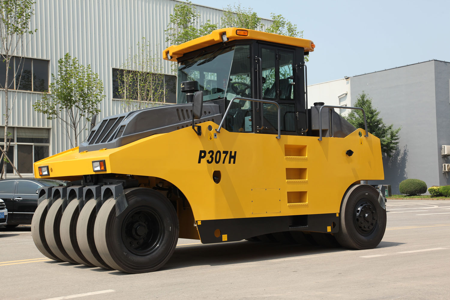 P307H Rolo compactador pneumático