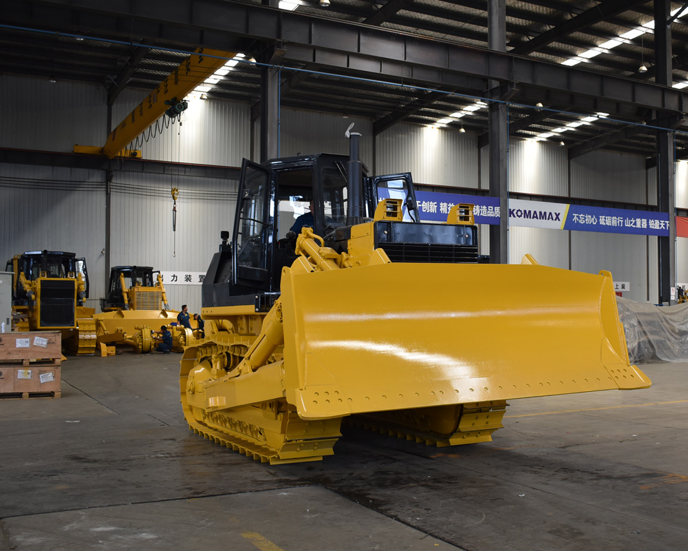 Trator de esteira 220HP com ripper e ROPS