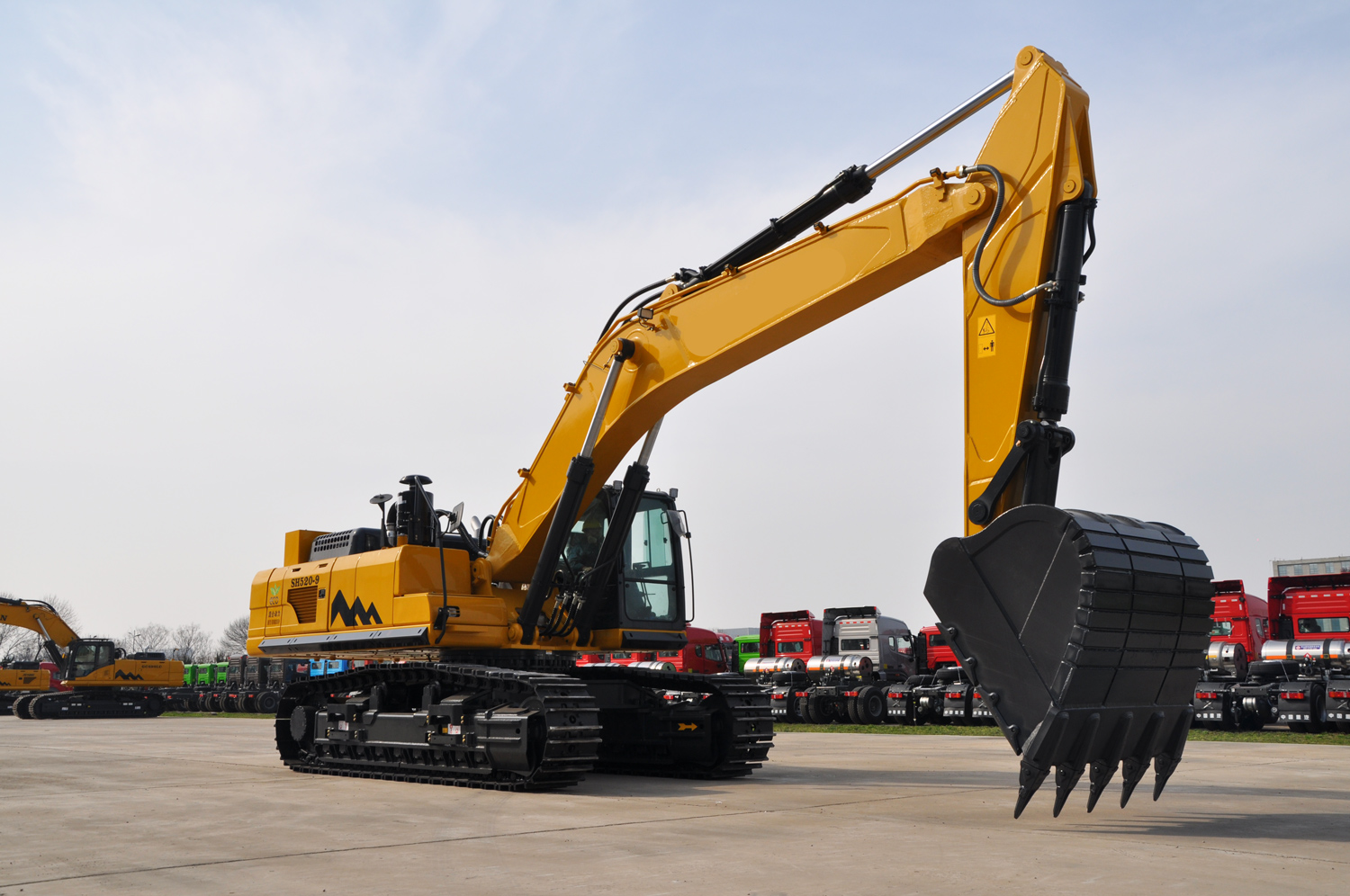 SH520 Escavadeira Grande