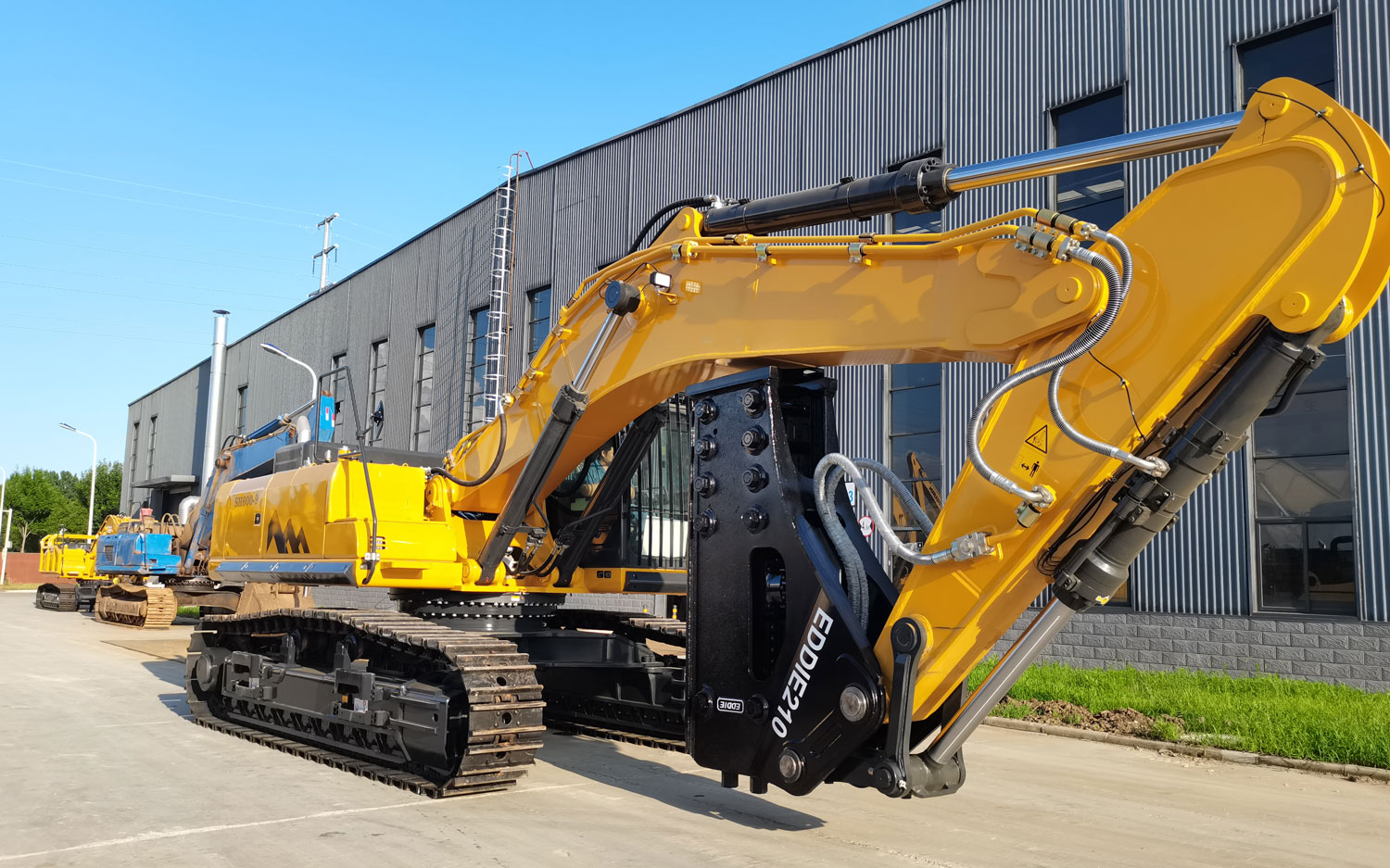 SH600 Escavadeira Grande