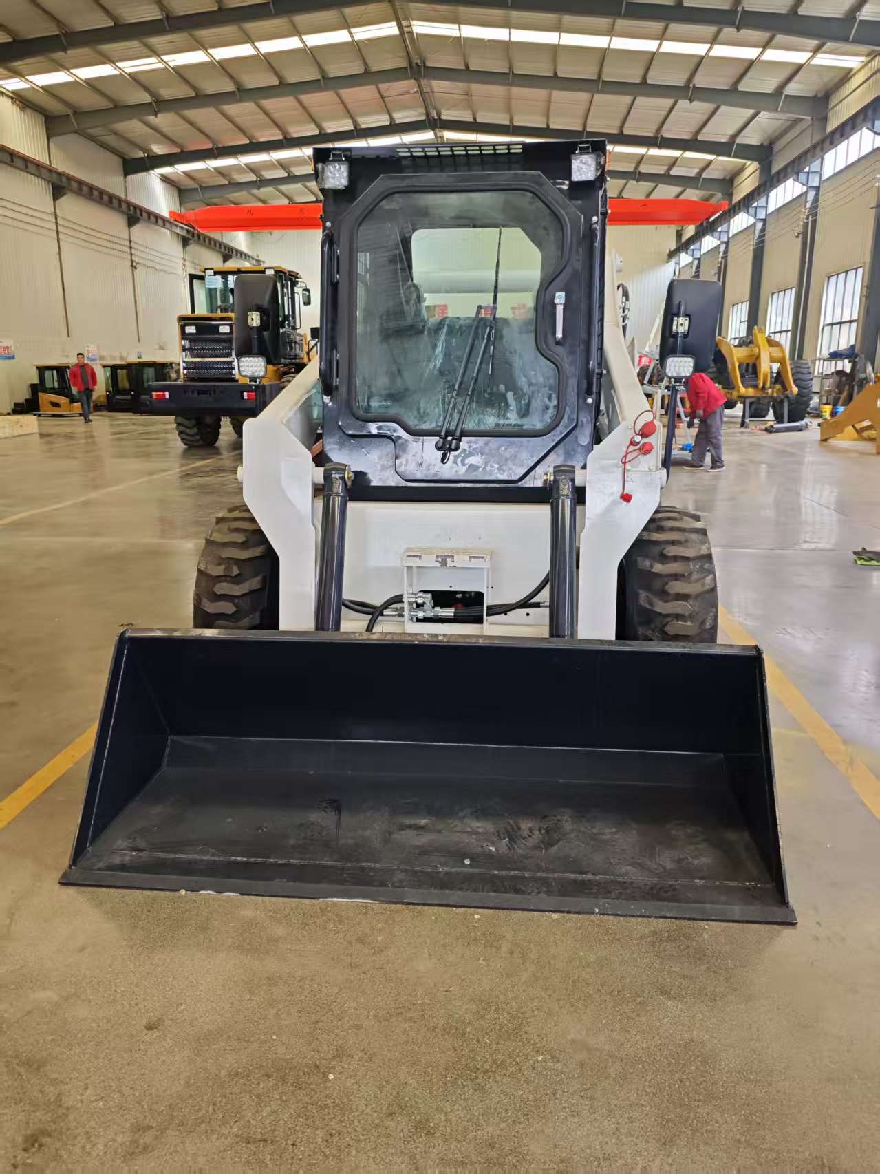  carregadeira compacta para serviço pesado