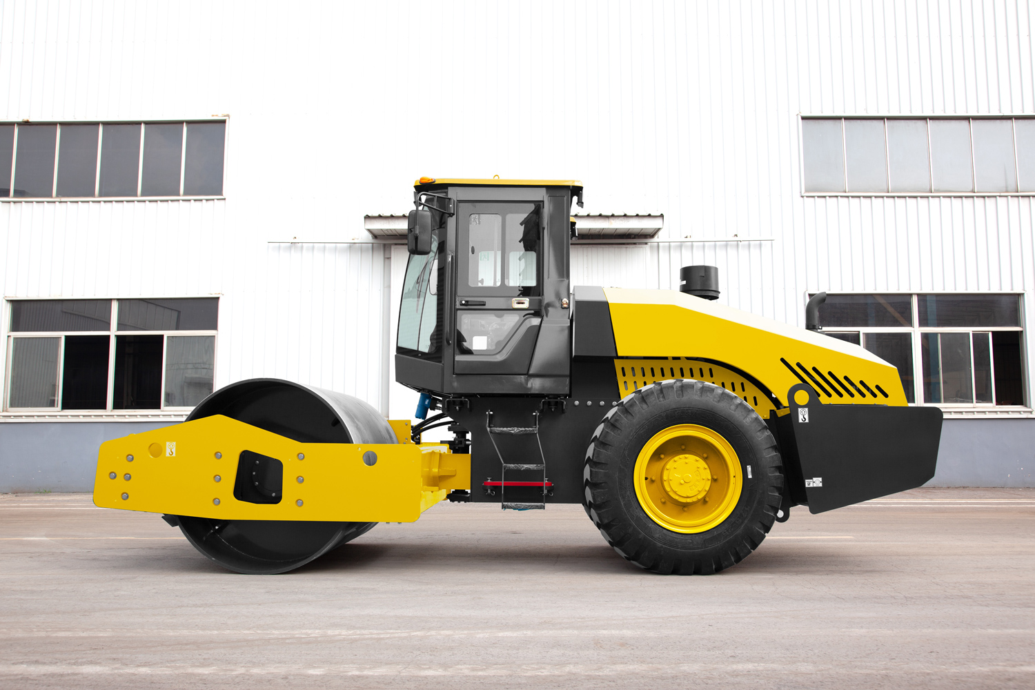 S101S Rolo compactador vibratório de tambor único