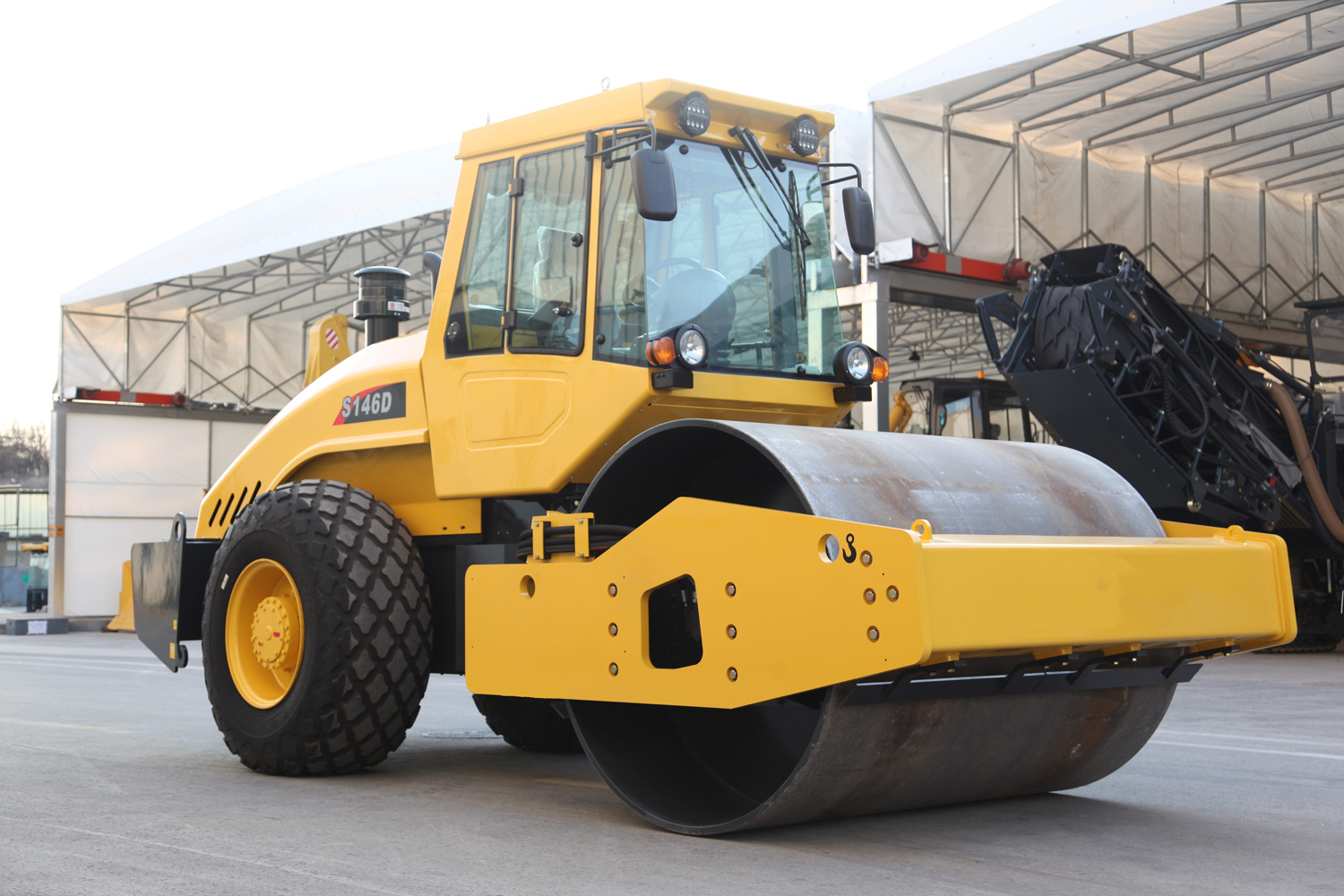 S146D Rolo compactador vibratório de tambor único