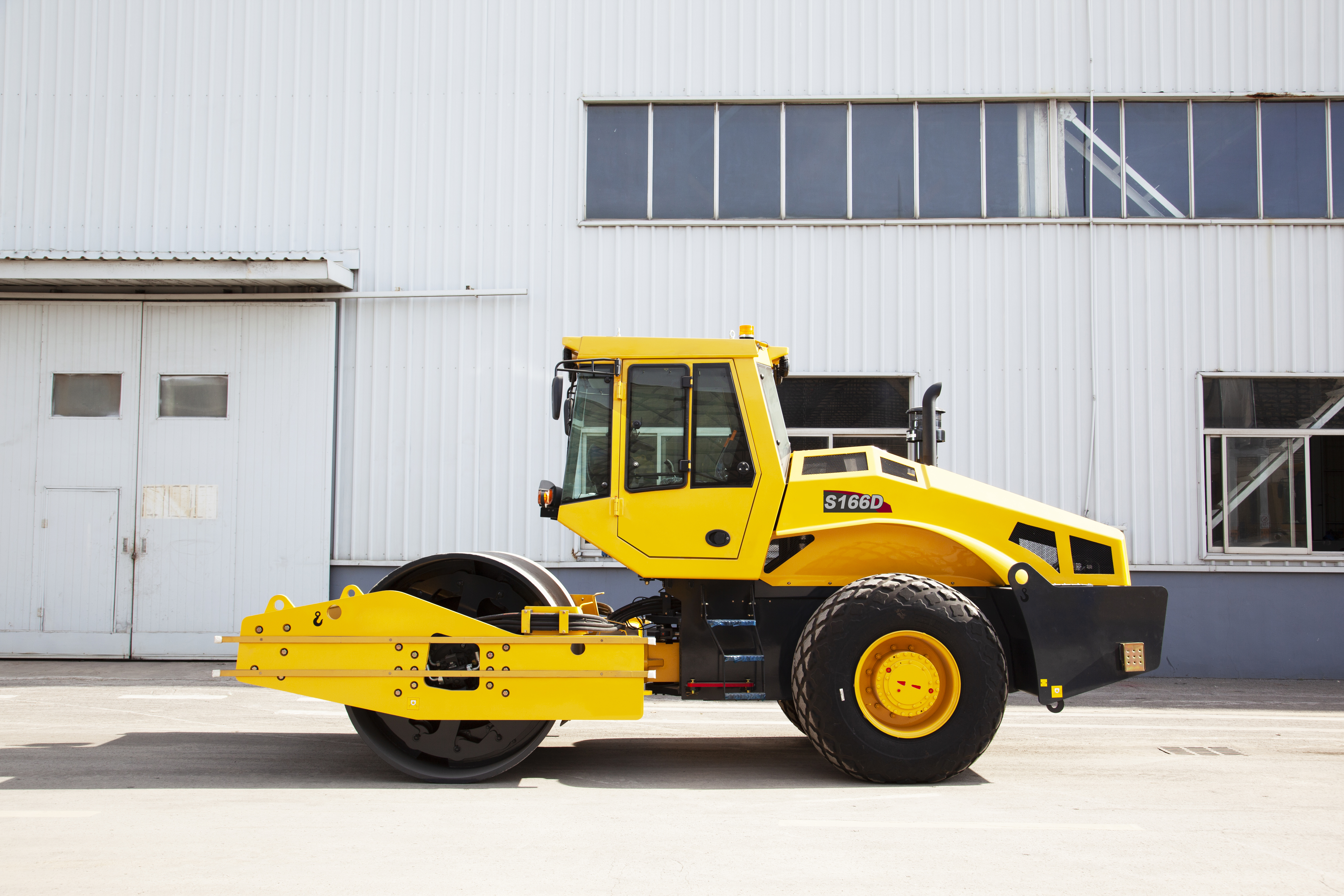 S166D Rolo compactador vibratório de tambor único