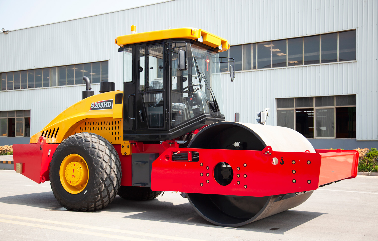 S205HD-2 Rolo compactador vibratório de tambor único