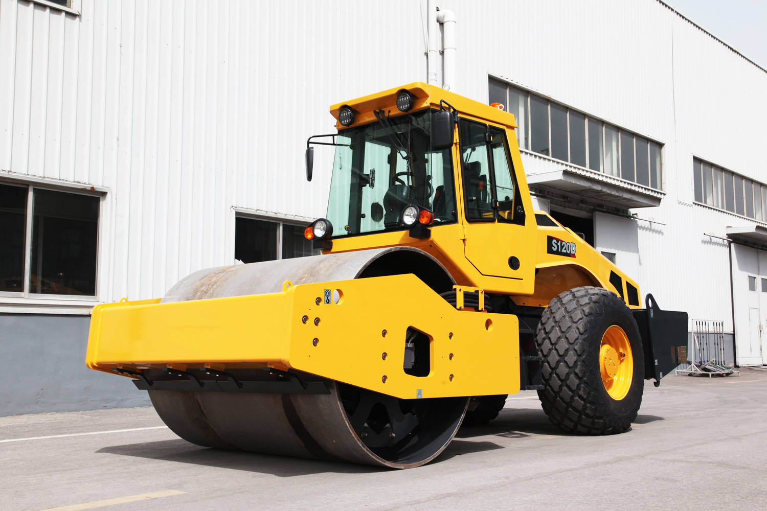S120D Rolo compactador vibratório de tambor único